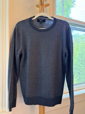 Banana Republic sweater in Italian merino M